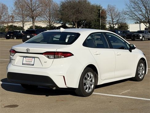 Used 2023 Toyota Corolla LE image 4
