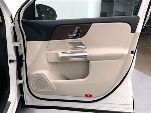 Certified 2022 Mercedes-Benz GLA 250 image 9