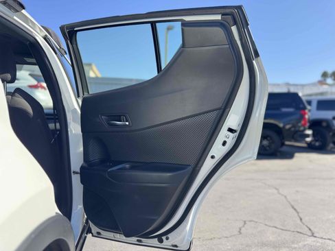 Used 2019 Toyota C-HR XLE image 18