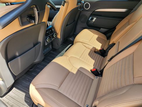 New 2026 Land Rover Discovery Dynamic SE AWD/4WD image 27