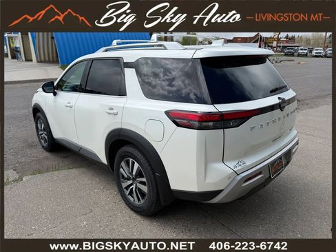 Used 2024 Nissan Pathfinder SL AWD/4WD image 5