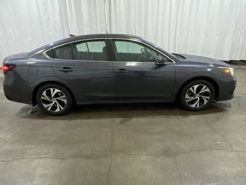 Used 2022 Subaru Legacy Premium image 3