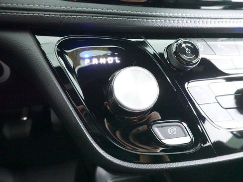 New 2027 Chrysler Pacifica Select FWD image 14