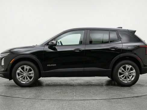 Used 2025 Chevrolet Equinox LT image 5