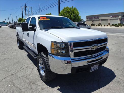 Used 2009 Chevrolet Silverado 2500 LT AWD/4WD image 3