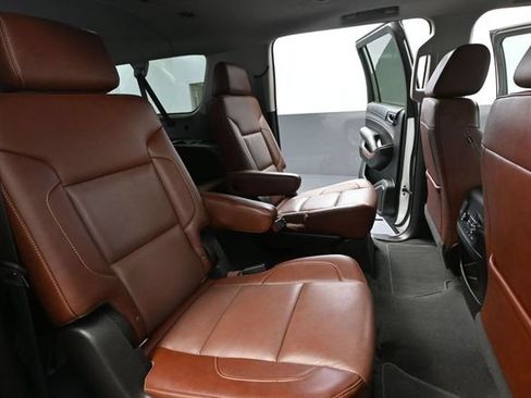Used 2019 Chevrolet Suburban Premier w/ Premier Plus Edition AWD/4WD image 54
