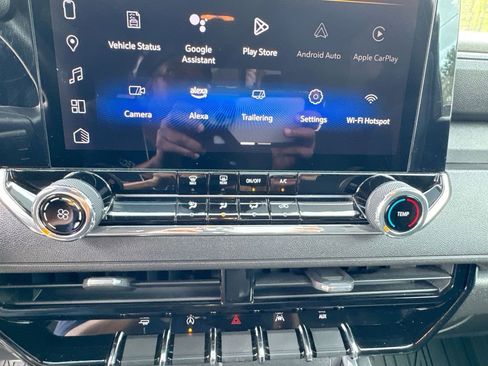 Used 2024 Chevrolet Colorado W/T image 25