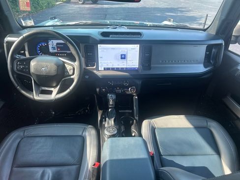 Used 2023 Ford Bronco Outer Banks w/ Sasquatch Package AWD/4WD image 15