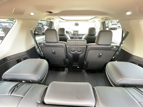 Certified 2025 Honda Pilot Elite image 33