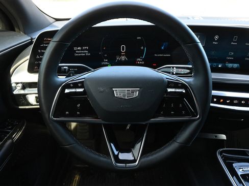 Used 2024 Cadillac Lyriq Luxury w/ LPO, Floor Liner Package image 10