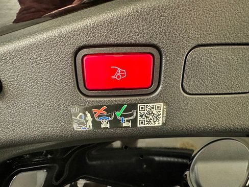 Certified 2025 Mercedes-Benz CLE 300 4MATIC Cabriolet image 32