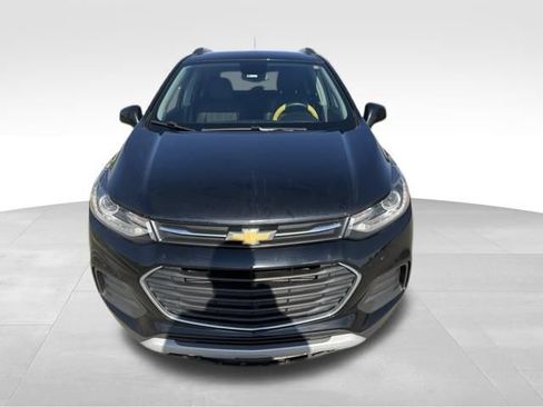 Used 2019 Chevrolet Trax LT w/ LT Convenience Package FWD image 8