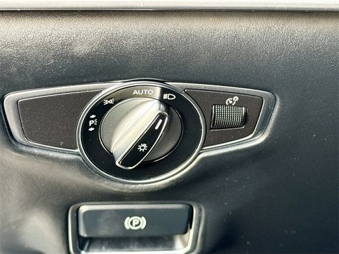 Used 2018 Mercedes-Benz S 560 4MATIC Sedan w/ Premium Package image 11