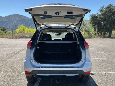 Used 2020 Nissan Rogue SL w/ Premium Package image 13