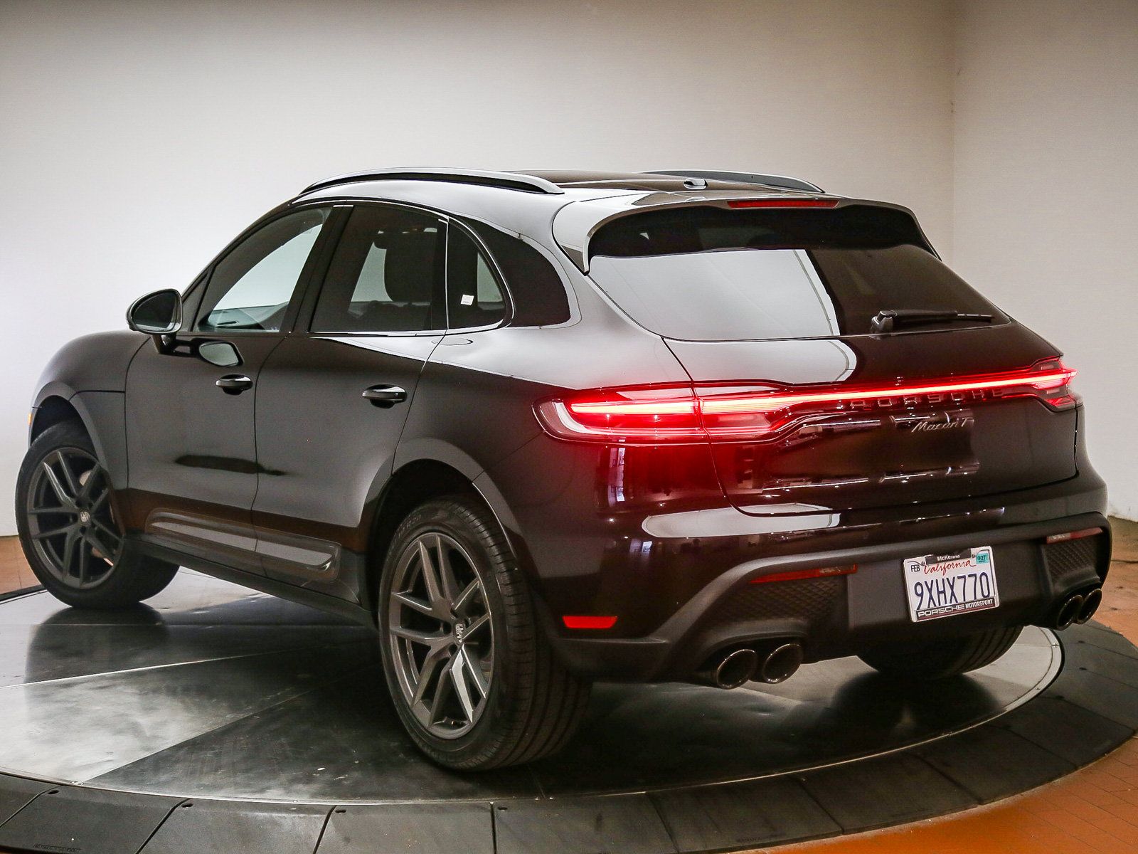Certified 2026 Porsche Macan Turbo AWD/4WD image 6