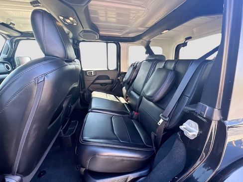 Used 2023 Jeep Wrangler Unlimited Sahara w/ Cold Weather Group AWD/4WD image 25