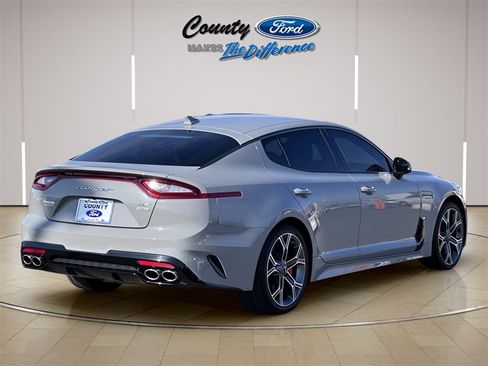 Used 2021 Kia Stinger GT image 25