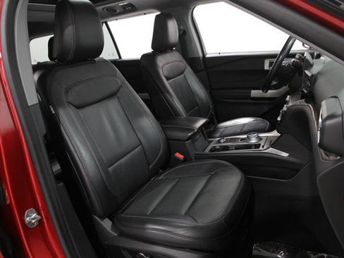 Used 2020 Ford Explorer Limited image 18