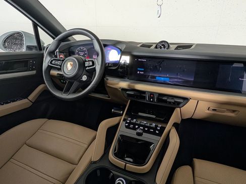 Used 2026 Porsche Cayenne S image 22