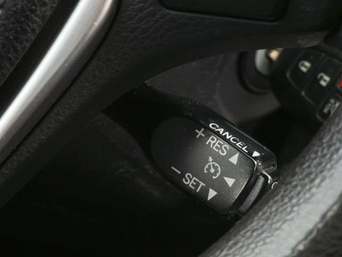 Used 2014 Toyota Corolla LE FWD image 24