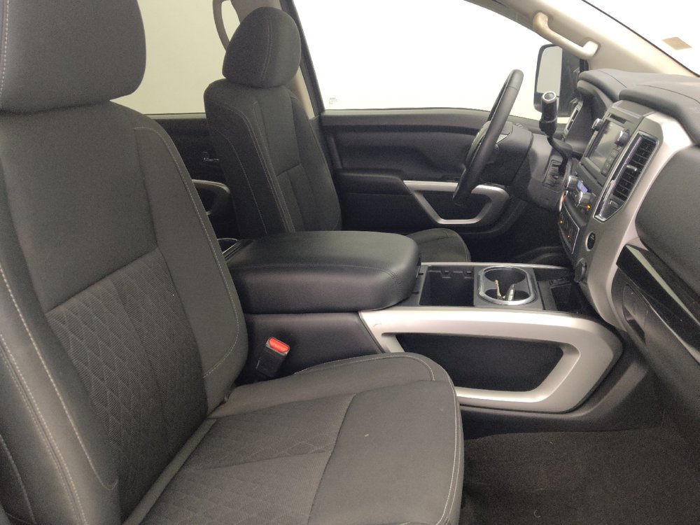 Used 2019 Nissan Titan SV w/ SV Convenience Package RWD image 21