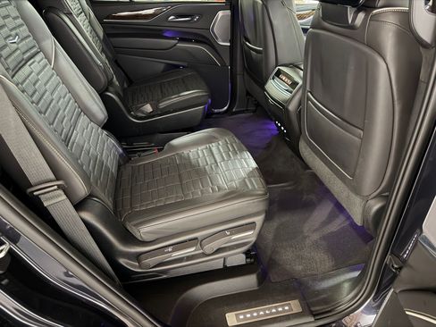 Certified 2023 Cadillac Escalade Sport Platinum w/ LPO, ONYX Package AWD/4WD image 44