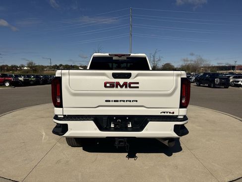 Used 2021 GMC Sierra 2500 AT4 w/ AT4 Premium Plus Package AWD/4WD image 7