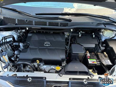 Used 2015 Toyota Sienna XLE w/ XLE Navigation Package FWD image 29