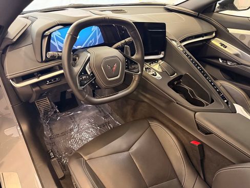 Used 2025 Chevrolet Corvette Stingray Preferred Conv w/ Battery Protection Package RWD image 4