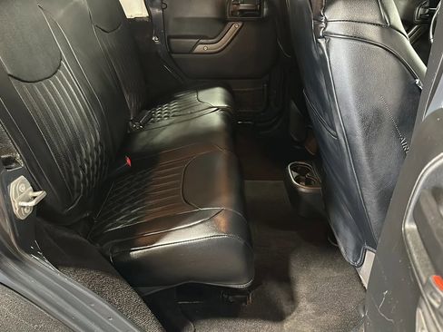 Used 2017 Jeep Wrangler Unlimited Sport AWD/4WD image 14
