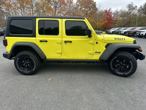 Used 2023 Jeep Wrangler Unlimited w/ Cold Weather Group image 6