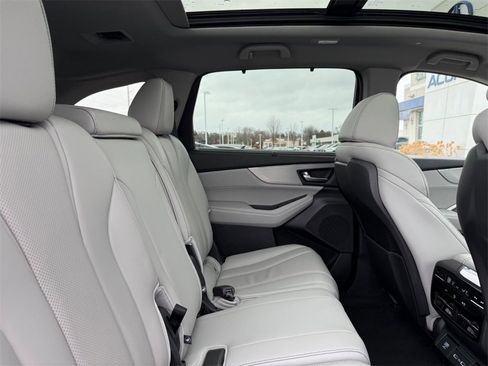 Used 2024 Acura MDX SH-AWD w/ Technology Package image 10