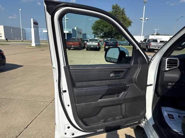 Used 2024 Toyota Tundra Platinum AWD/4WD image 7