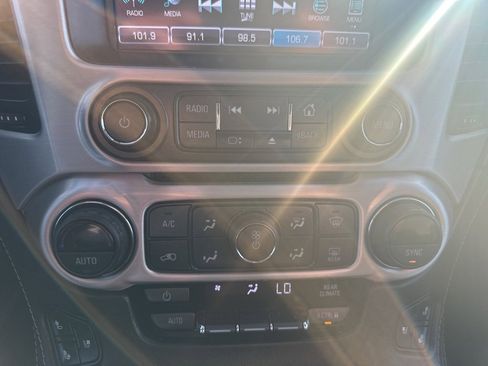 Used 2018 GMC Yukon XL SLT image 4