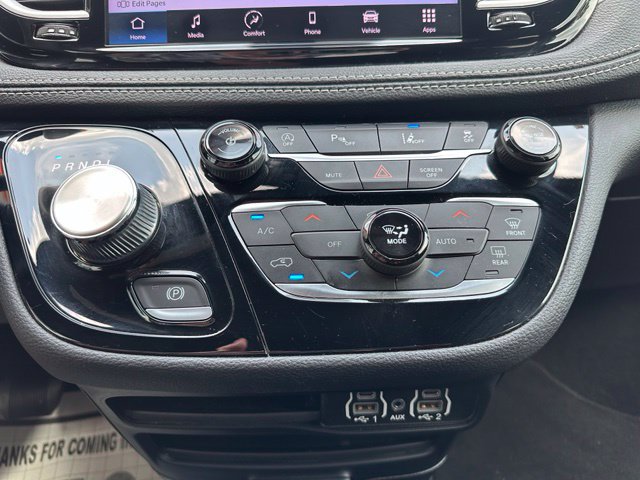 Used 2023 Chrysler Pacifica Touring FWD image 30