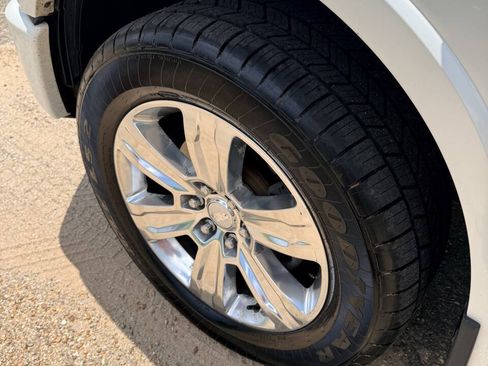 Used 2015 Ford F150 Platinum w/ Equipment Group 701A Luxury AWD/4WD image 13