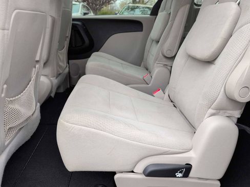 Used 2012 Dodge Grand Caravan Crew w/ Crew Value Pkg FWD image 19