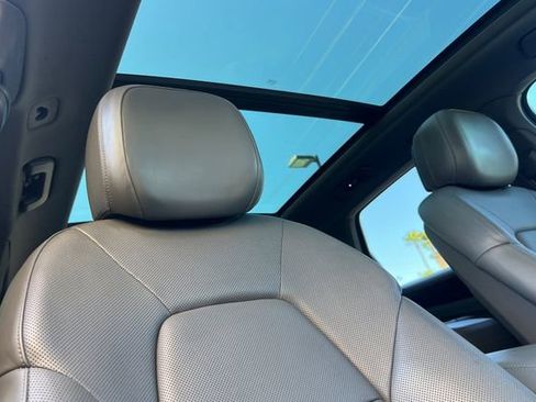 Used 2021 Porsche Cayenne AWD/4WD image 19