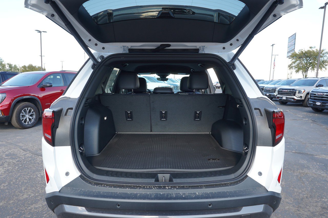 New 2027 GMC Terrain Elevation w/ Elevation Premium Package FWD image 23