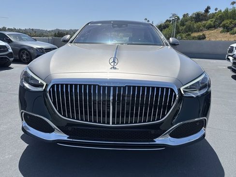 Used 2024 Mercedes-Benz Maybach S 580 4MATIC image 2