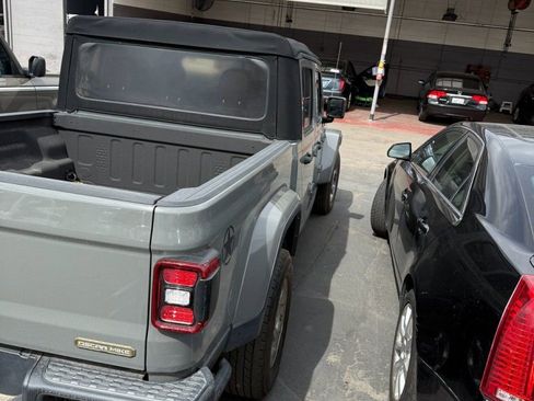 Used 2021 Jeep Gladiator Sport AWD/4WD image 7