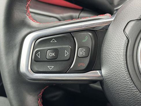 Used 2022 Jeep Gladiator Rubicon w/ Cold Weather Group image 18