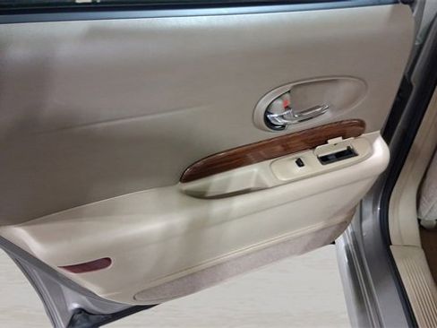 Used 2004 Buick Le Sabre Custom image 28