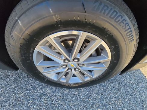 Used 2023 Chevrolet Traverse LT AWD/4WD image 40