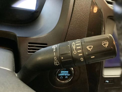 Used 2019 Ford Explorer XLT w/ Equipment Group 202A AWD/4WD image 21