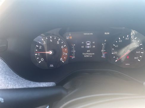 Used 2025 Jeep Compass Latitude AWD/4WD image 19