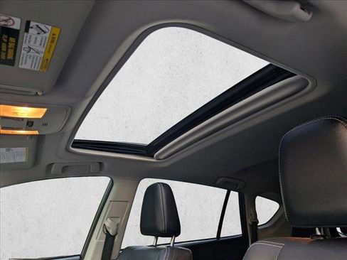 Used 2017 Toyota RAV4 Limited image 15