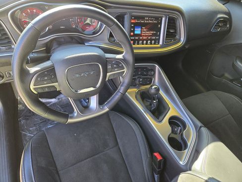 Used 2015 Dodge Challenger SRT Hellcat image 12