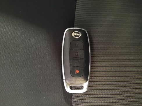Used 2025 Nissan Sentra SV FWD image 32