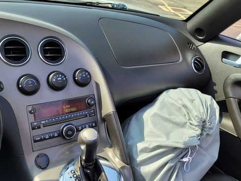 Used 2007 Pontiac Solstice Convertible w/ Premium Package RWD image 22